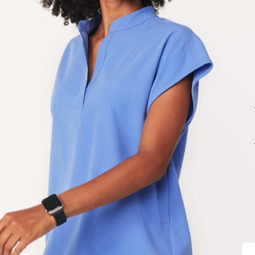 NWT Figs Rafaela Mandarin Top